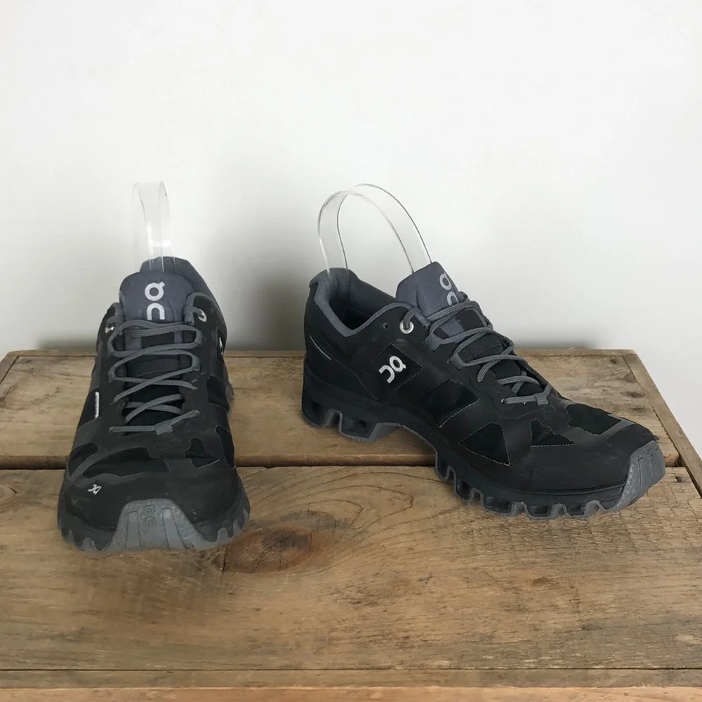 ON CLOUD black lace up minimalist comfort running sneakers us womens size 7